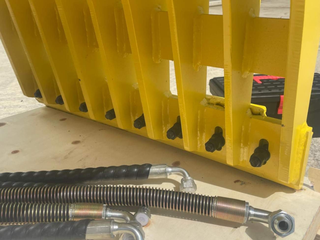 jpeg-optimizer_Grab TGR8K - 9